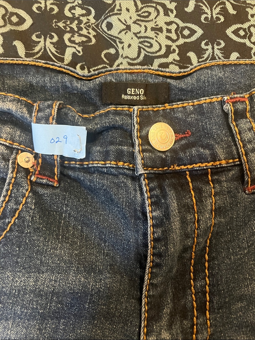 True Religion Men's Skinny Jeans in Dark Blue Denim with Contrast Stitching - Picture 4 of 9
